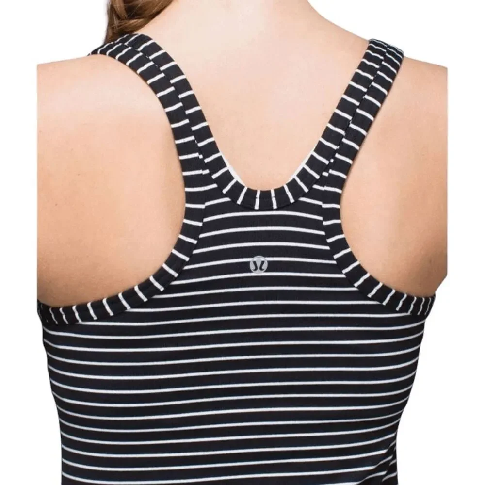 lululemon athletica excellent size